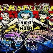 Le texte musical THE ROLLING MASSGRAVE de BIRDFLESH est également présent dans l'album Night of the ultimate mosh (2002)