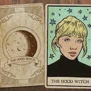 Le texte musical TWO WEEKS AGO de MAISIE PETERS est également présent dans l'album The good witch (2023)