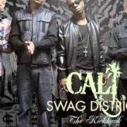 Le texte musical BACK IT UP AND DUMP IT de CALI SWAG DISTRICT est également présent dans l'album The kickback (2010)