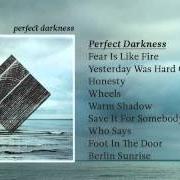 Le texte musical HONESTY de FINK est également présent dans l'album Perfect darkness (2011)