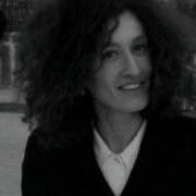 Le texte musical FORNICAZIONE de FRANCO BATTIATO est également présent dans l'album L'ombrello e la macchina da cucire (1995)