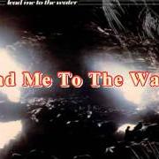 Le texte musical LEAD ME TO THE WATER de GARY BROOKER est également présent dans l'album Lead me to the water (1982)