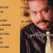 Le texte musical DESDE QUE NO ESTAS de GILBERTO SANTA ROSA est également présent dans l'album De corazón (1997)