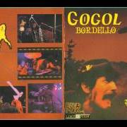 Le texte musical UNVISIBLE ZEDD de GOGOL BORDELLO est également présent dans l'album Voi-la intruder (1999)
