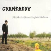 Le texte musical SAND CANYON de GRANDADDY est également présent dans l'album Below the radio (2004)