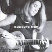Le texte musical ALL I NEED de HEATHER NOVA est également présent dans l'album Storm (2003)