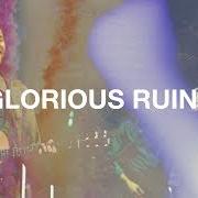 Le texte musical CLOSER de HILLSONG est également présent dans l'album Glorious ruins (2013)