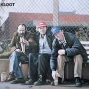 Le texte musical A STRANGE ARRANGEMENT OF COLOUR de I AM KLOOT est également présent dans l'album I am kloot (2003)