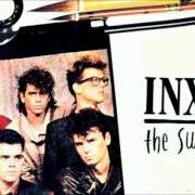 Le texte musical DANCING ON THE JETTY de INXS est également présent dans l'album The swing (1984)