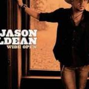 Le texte musical CRAZY TOWN de JASON ALDEAN est également présent dans l'album Wide open (2009)