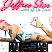 Le texte musical PICTURE PERFECT! de JEFFREE STAR est également présent dans l'album Cupcakes taste like violence ep (2008)