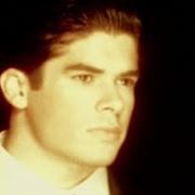 Le texte musical EL AMOR NUNCA PREGUNTA de JERRY RIVERA est également présent dans l'album Ya no soy el niño aquel (1997)