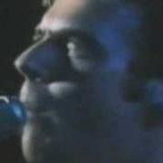 Le texte musical MADONNA ROAD de JOHN HIATT est également présent dans l'album Slug line (1979)