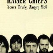 Le texte musical LIKE IT TOO MUCH de KAISER CHIEFS est également présent dans l'album Off with their heads (2008)