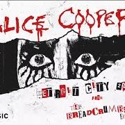 Le texte musical DETROIT CITY 2020 de ALICE COOPER est également présent dans l'album Breadcrumbs (2019)