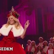 Le texte musical CHRISTMAS ISN'T CHRISTMAS 'TIL YOU GET HERE de KYLIE MINOGUE est également présent dans l'album Kylie christmas (2015)