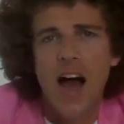 Le texte musical OH GIRL de LEO SAYER est également présent dans l'album Here (1979)