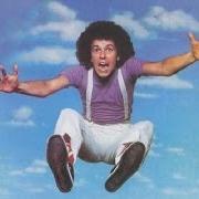 Le texte musical HOLD ON TO MY LOVE de LEO SAYER est également présent dans l'album Endless flight (1976)