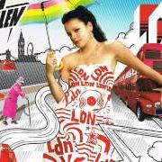 Le texte musical EVERYONE'S AT IT de LILY ALLEN est également présent dans l'album Stuck on the naughty step (2008)