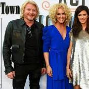 Le texte musical PONTIAC de LITTLE BIG TOWN est également présent dans l'album Little big town (2002)