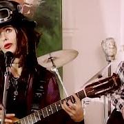 Le texte musical CALLING ALL THE PEOPLE de 4 NON BLONDES est également présent dans l'album Bigger, better, faster, more! (1992)