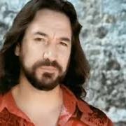 Le texte musical PREFIERO PARTIR de MARCO ANTONIO SOLIS est également présent dans l'album Tu amor o tu desprecio (2003)