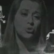 Le texte musical AYER de MARI TRINI est également présent dans l'album Escúchame (1971)