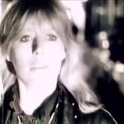 Le texte musical SHE'S GOT A PROBLEM de MARIANNE FAITHFULL est également présent dans l'album A child's adventure (1983)