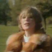 Le texte musical EASY IN THE CITY de MARIANNE FAITHFULL est également présent dans l'album Dangerous acquaintances (1981)