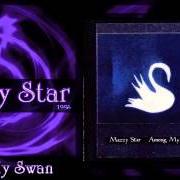 Le texte musical UMBILICAL de MAZZY STAR est également présent dans l'album Among my swan (1996)