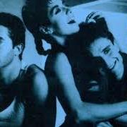 Le texte musical TE BUSQUÉ de MECANO est également présent dans l'album Entre el cielo y el suelo (1986)