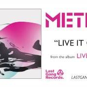 Le texte musical MONSTER HOSPITAL de METRIC est également présent dans l'album Live it out (2005)