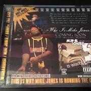 Le texte musical FLOW-LIKE GLUE de MIKE JONES est également présent dans l'album Runnin' the game (2004)