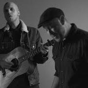 Le texte musical WHILE YOU'RE ASLEEP de MILOW est également présent dans l'album Lean into me (2019)