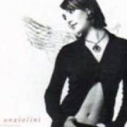 Le texte musical FERMATI de AMBRA ANGIOLINI est également présent dans l'album Angiolini (1996)