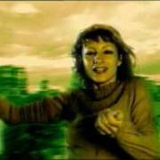 Le texte musical MY OWN SHOUT de NAJWA NIMRI est également présent dans l'album Carefully (2001)