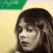 Le texte musical WEST TEXAS SUN de NANCI GRIFFITH est également présent dans l'album There's a light beyond these woods (1978)