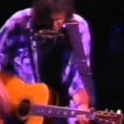 Le texte musical WRECKING BALL de NEIL YOUNG est également présent dans l'album Freedom (1989)