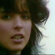 Le texte musical HANGIN ON YOU de NENA est également présent dans l'album 99 luftballons (1984)