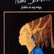 Le texte musical ALONE AGAIN NATURALLY de NINA SIMONE est également présent dans l'album Fodder on my wings (1982)