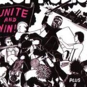 Le texte musical LOWEST OF THE LOW de OI POLLOI est également présent dans l'album Unite and win (1987)