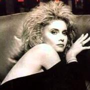 Le texte musical TOUGHEN UP de OLIVIA NEWTON-JOHN est également présent dans l'album Soul kiss (1985)