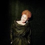 Le texte musical POESIA ILLEGITTIMA de ORNELLA VANONI est également présent dans l'album Noi, le donne noi (2003)
