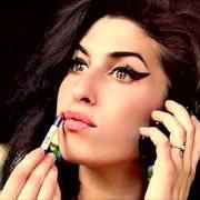 Le texte musical (THERE IS) NO GREATER LOVE de AMY WINEHOUSE est également présent dans l'album Frank (2003)