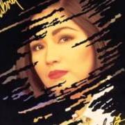 Le texte musical LLENA DE ROMANCE de ANA GABRIEL est également présent dans l'album Silueta (1992)