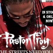 Le texte musical I THINK I SAW AN ALIEN de PASTOR TROY est également présent dans l'album The streets need you (2013)