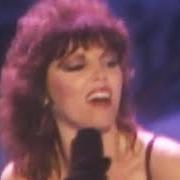 Le texte musical PAINTED DESERT de PAT BENATAR est également présent dans l'album Best shots (1989)