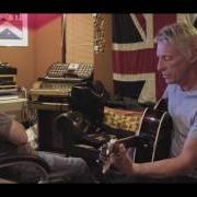 Le texte musical ONE TEAR de PAUL WELLER est également présent dans l'album A kind revolution (2017)