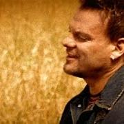 Le texte musical HOUSTON de PHIL VASSAR est également présent dans l'album American child (2002)