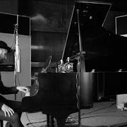 Le texte musical MOI, ELSIE de PIERRE LAPOINTE est également présent dans l'album Pierre lapointe seul au piano (2011)